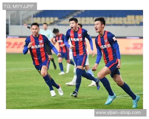 足球明星齐聚青岛激情对决引发球迷热潮盛况空前 足球明星齐聚青岛激情对决引发球迷热潮盛况空前