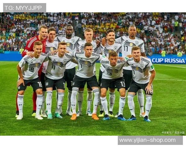 十五年间足球明星的崛起与辉煌历程探讨